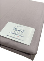 Completo lenzuola da una piazza e mezza "alla francese" in cotone modello Tinta Unita, Grigio Perla o Bianco