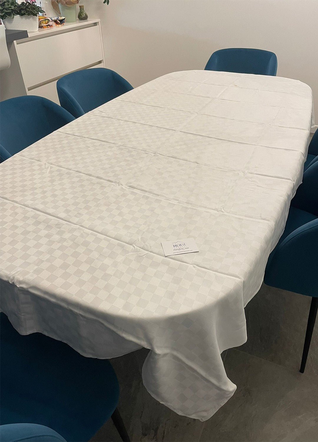 Tovaglia antimacchia in tinta unita a quadrettini, colore bianco, per 6 o 12 persone