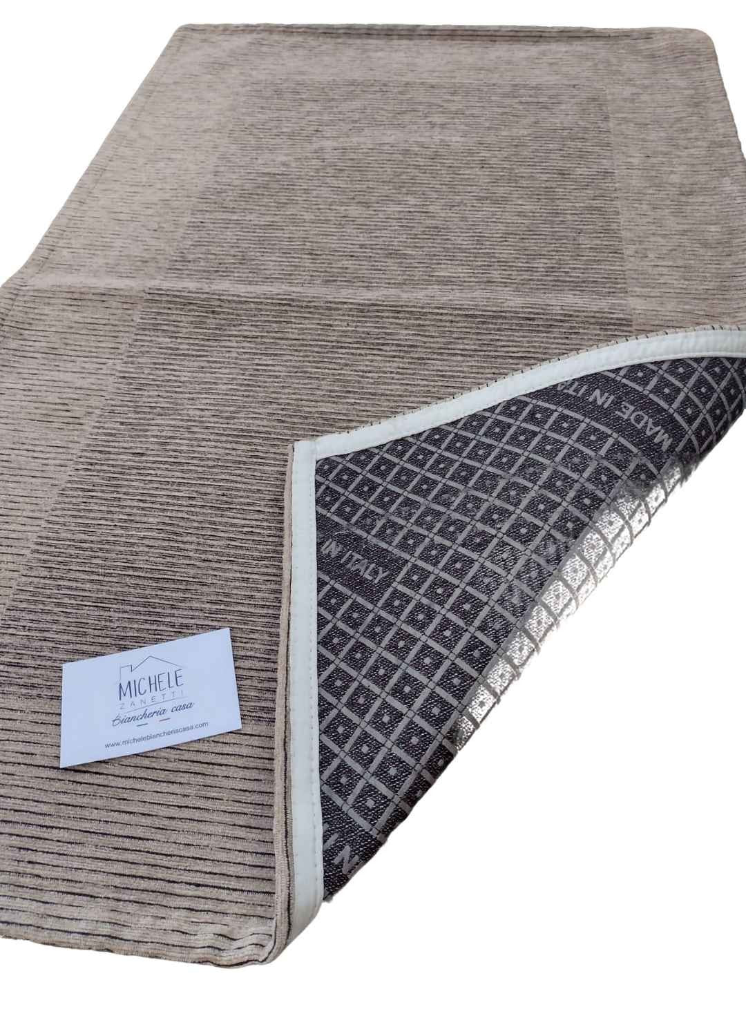 Tappeto in ciniglia con base antiscivolo serie Righe per la tua camera da letto o il tuo bagno