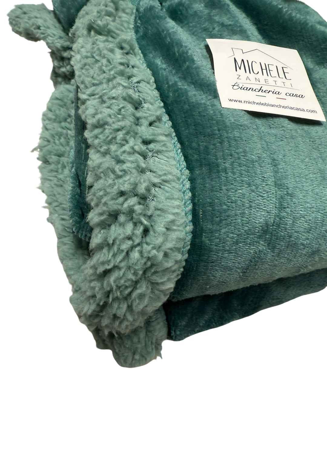 Coperta matrimoniale Norway in tinta unita, in flanel e agnellato internamente
