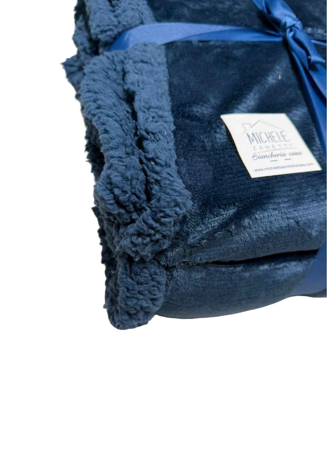 Coperta matrimoniale Norway in tinta unita, in flanel e agnellato internamente