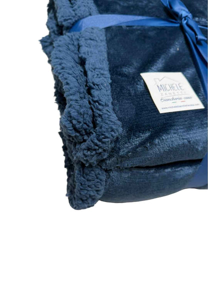 Coperta matrimoniale Norway in tinta unita, in flanel e agnellato internamente