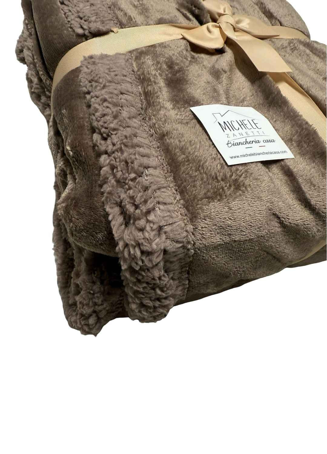 Coperta matrimoniale Norway in tinta unita, in flanel e agnellato internamente