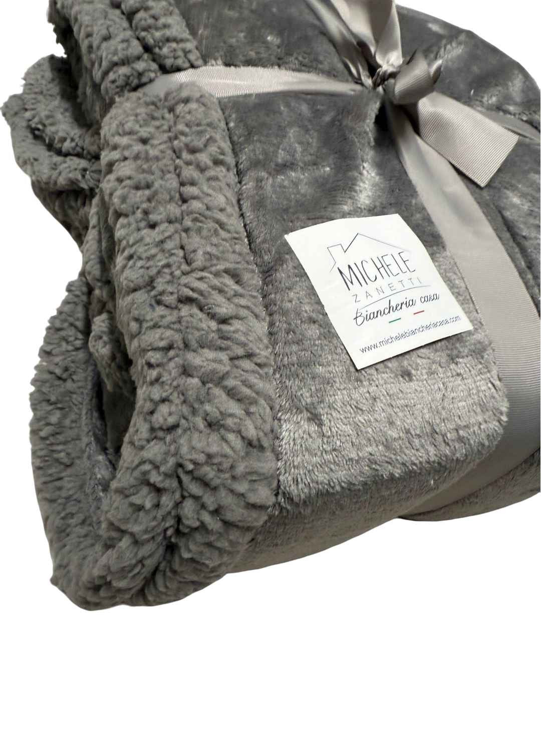 Coperta matrimoniale Norway in tinta unita, in flanel e agnellato internamente