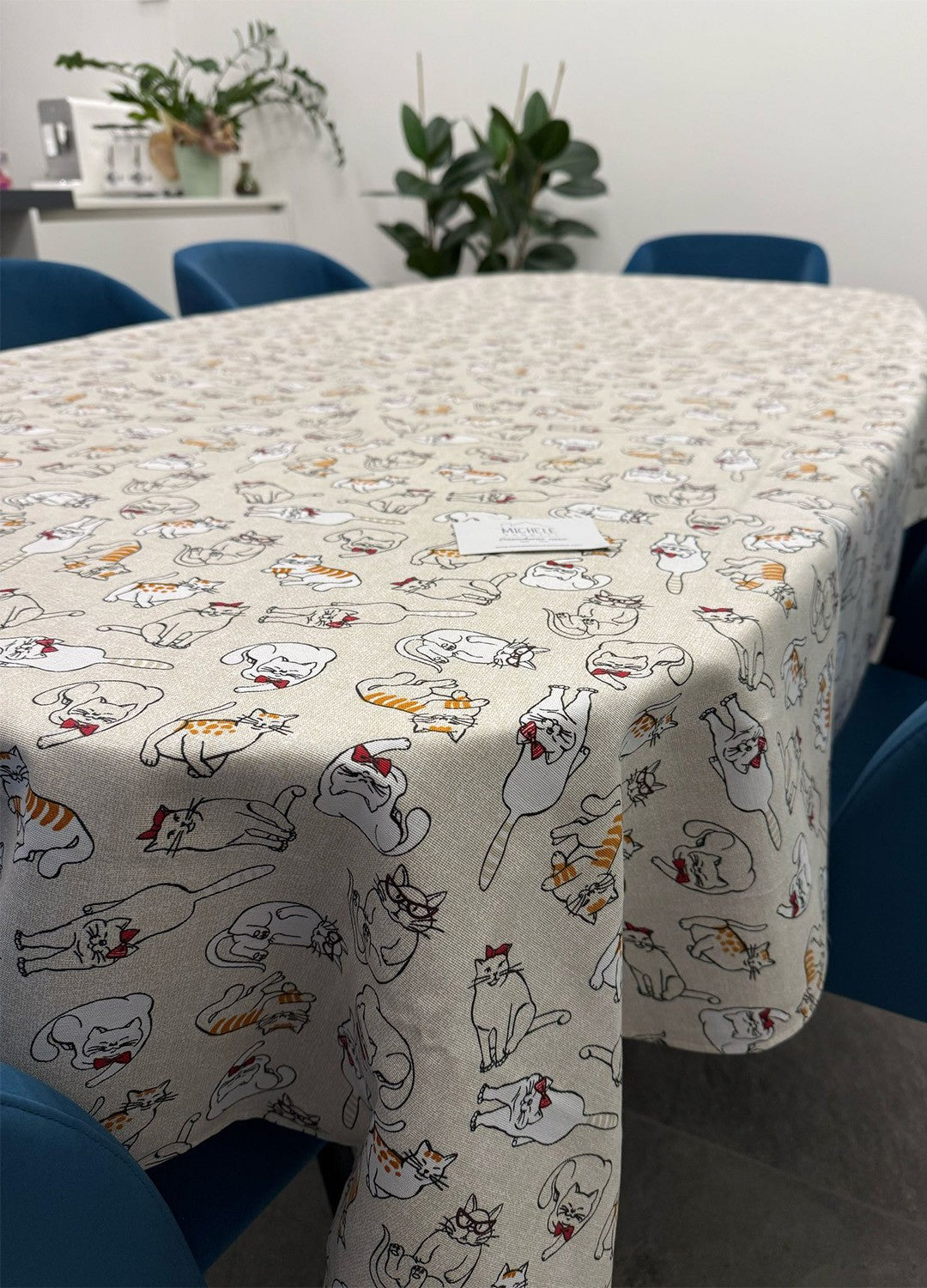 Tovaglia in misto cotone, fantasia con Gattini - Disponibile per 6 o 8-12 persone