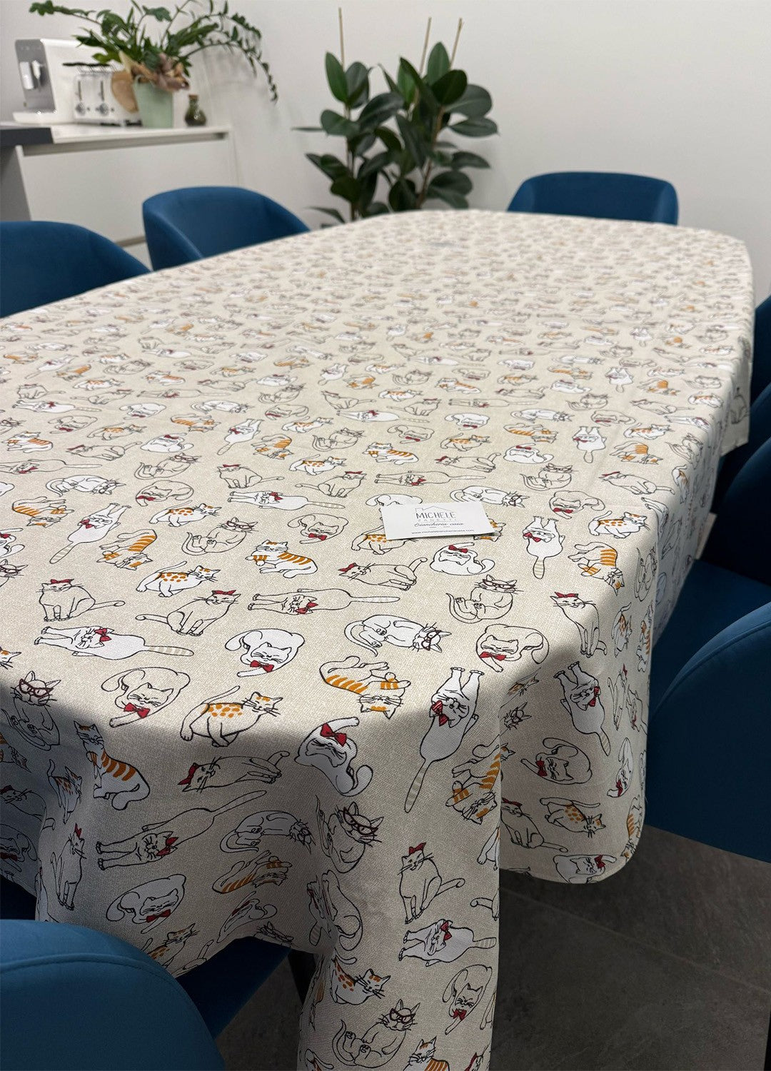 Tovaglia in misto cotone, fantasia con Gattini - Disponibile per 6 o 8-12 persone