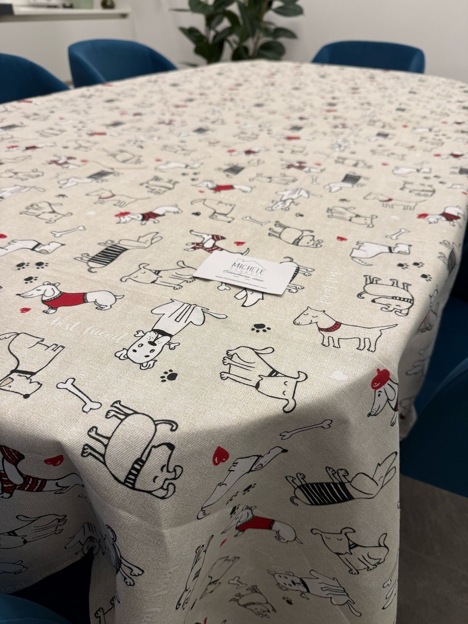 Tovaglia in misto cotone, fantasia con Cagnolini - Disponibile per 6 o 8-12 persone