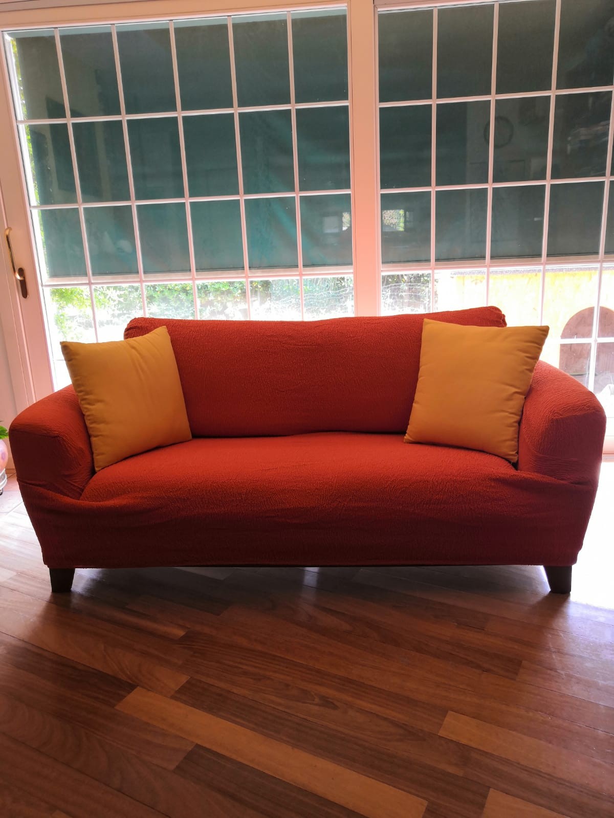 Copridivano con braccioli in tessuto jacquard