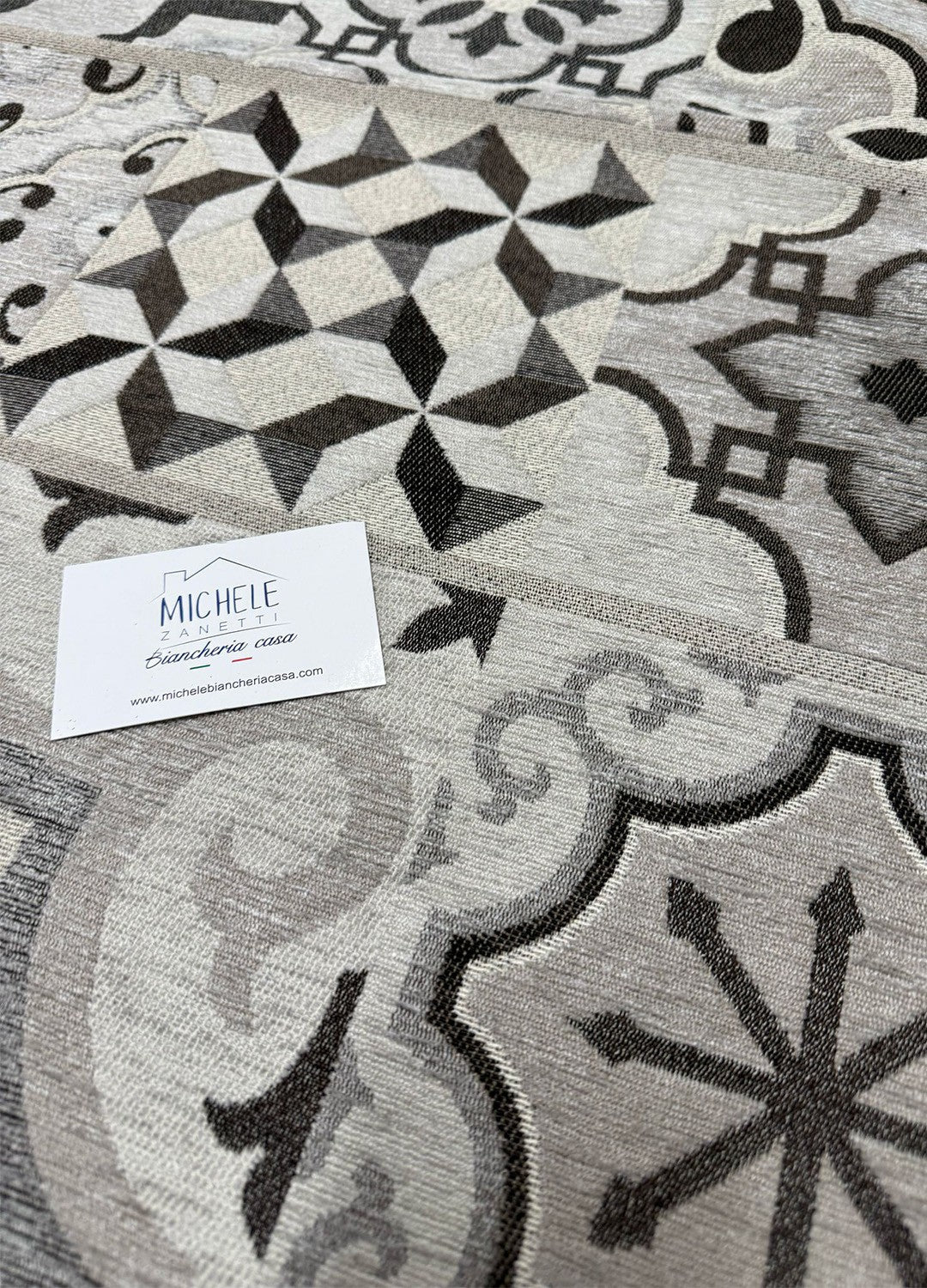 Tappeto in ciniglia con base antiscivolo serie Cementine