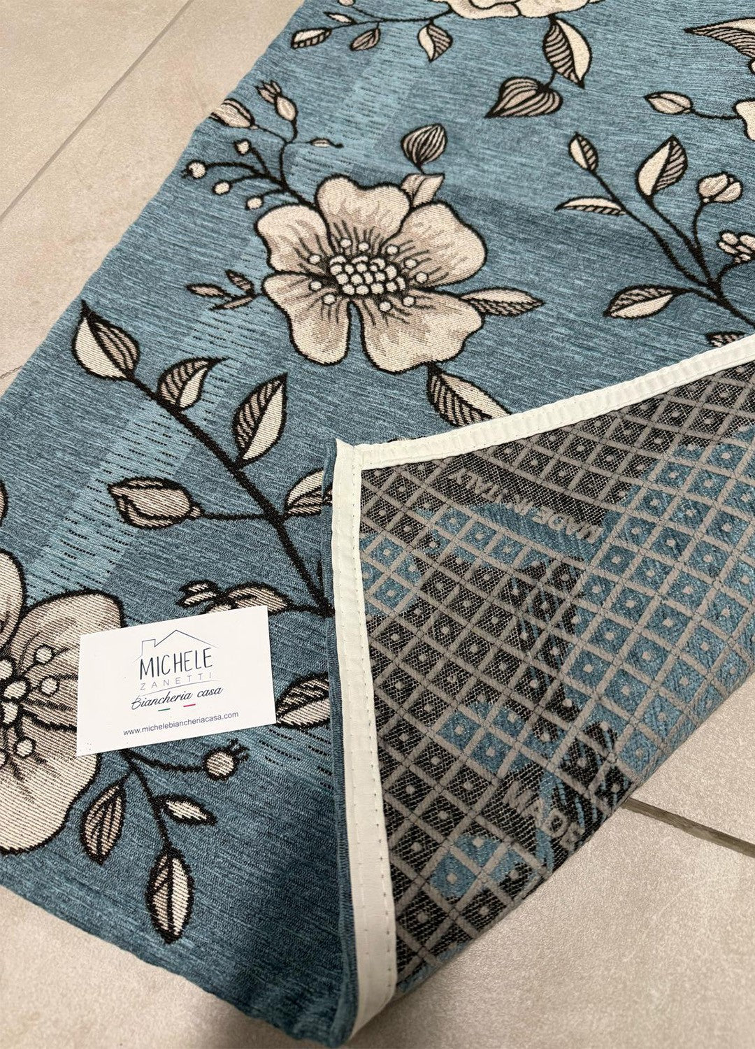 Tappeto in ciniglia con base antiscivolo serie Elisir, colore salvia, ottanio e grigio, disponibile in varie misure