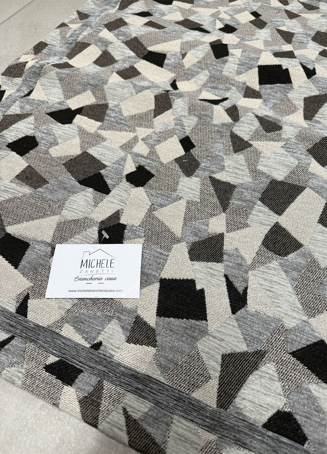 Tappeto in ciniglia con base antiscivolo serie Mosaico, disponibile in varie misure