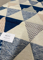 Tappeto in ciniglia con base antiscivolo serie Triangoli per la cucina