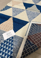 Tappeto in ciniglia con base antiscivolo serie Triangoli per la cucina