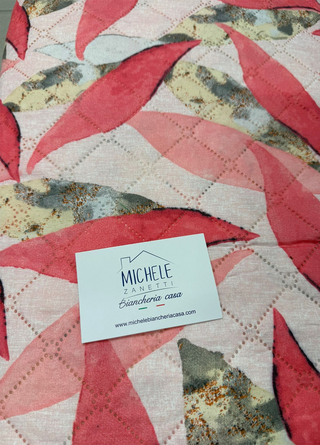 Trapuntino matrimoniale in morbida microfibra, fantasia Shake