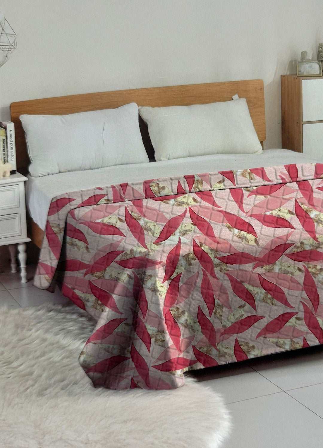 Trapuntino matrimoniale in morbida microfibra, fantasia Shake