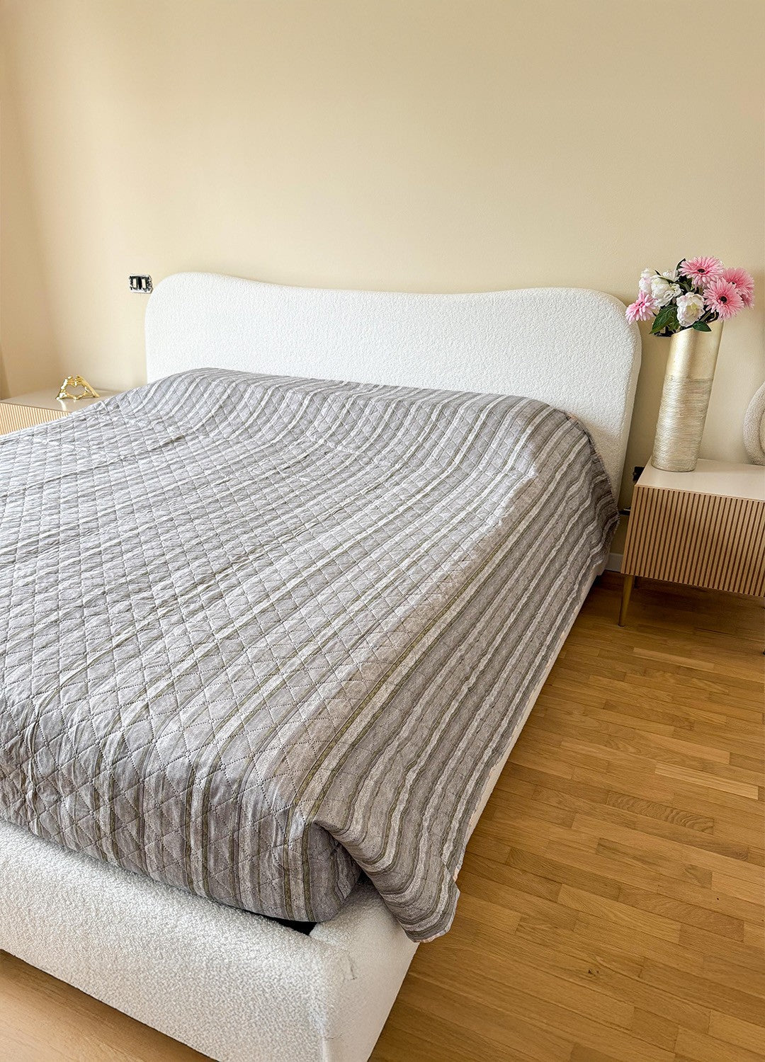 Trapuntino matrimoniale in morbida microfibra, fantasia Riga