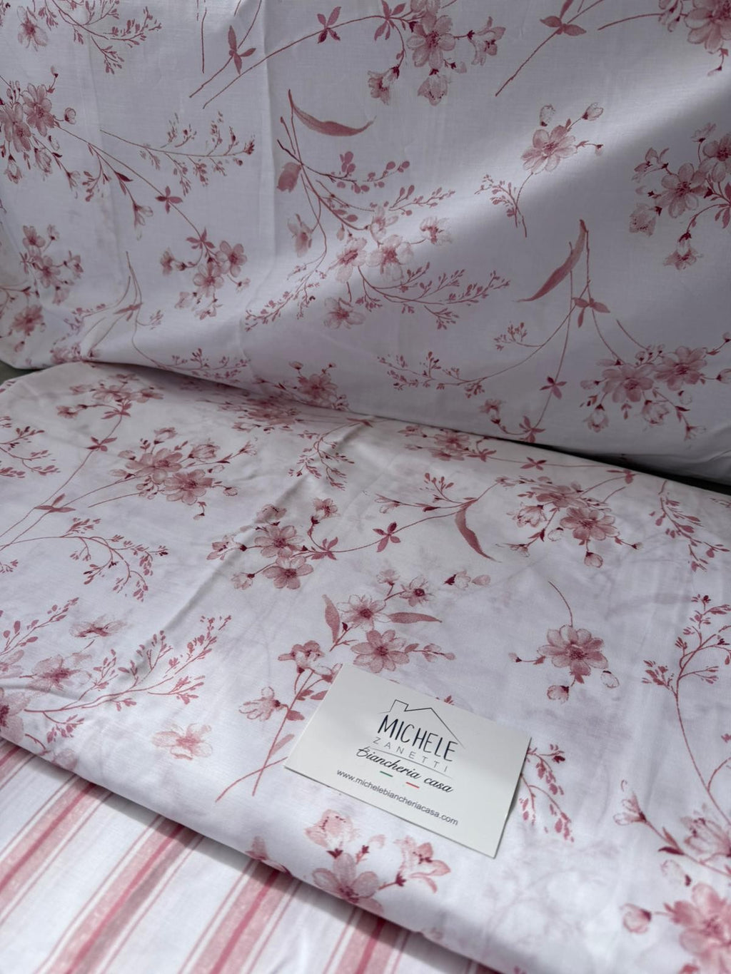 Completo matrimoniale 100% cotone percalle, detto anche a pelle d'uovo, fantasia Caterina
