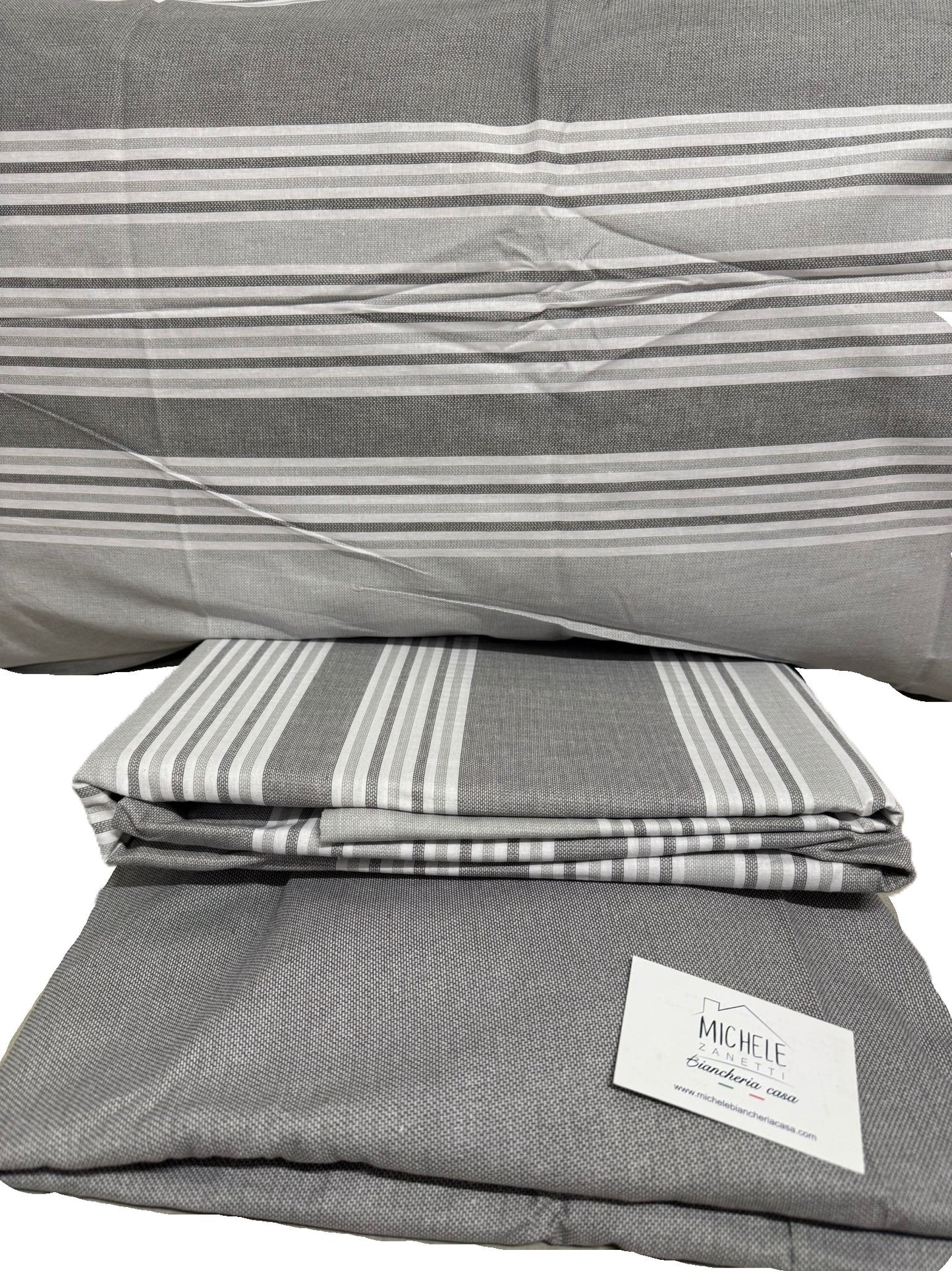 Completo Lenzuola Matrimoniale in cotone fantasia Righe colore Grigio, prodotto italiano