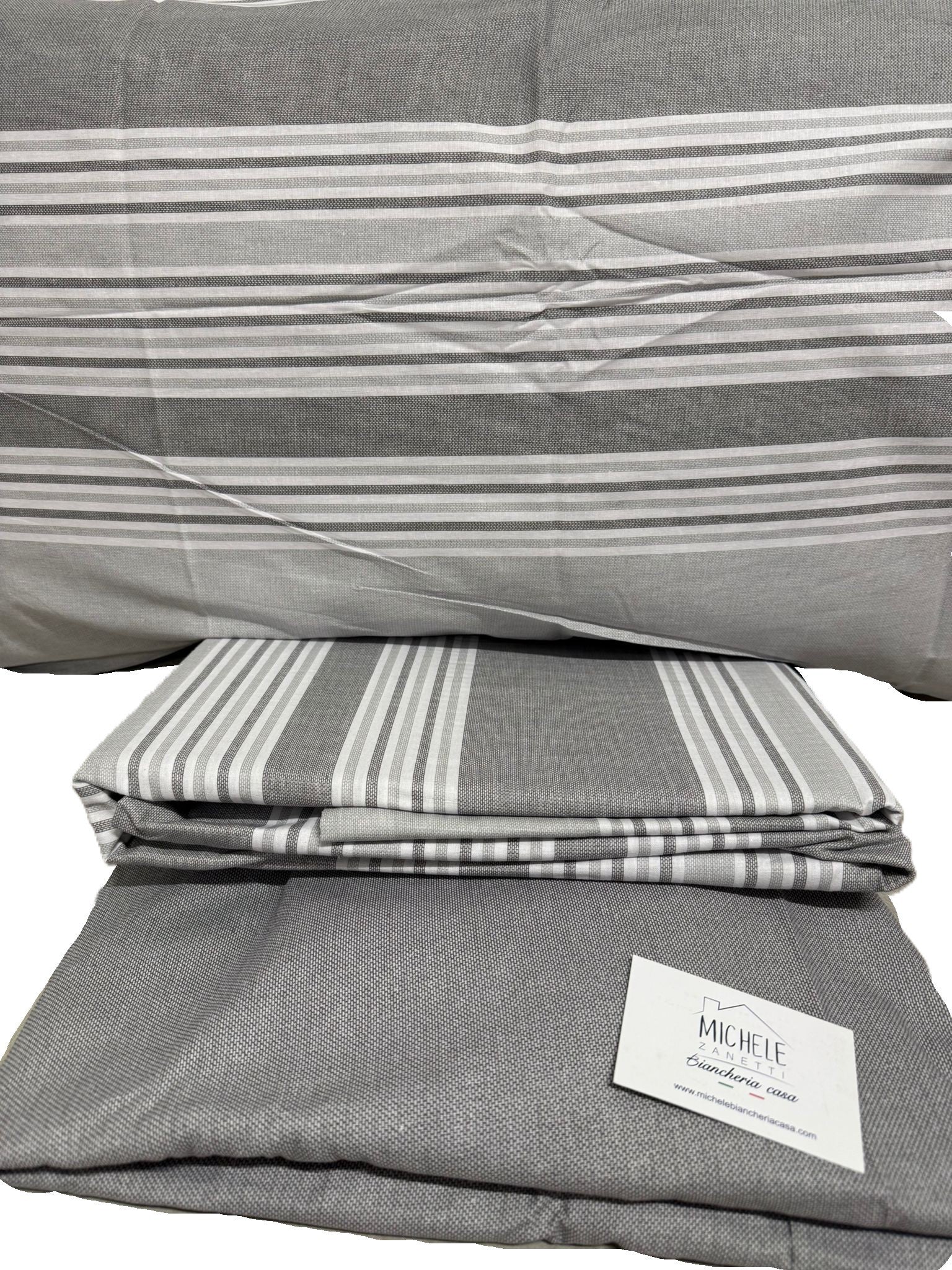 Completo Lenzuola Matrimoniale in cotone fantasia Righe colore Grigio, prodotto italiano