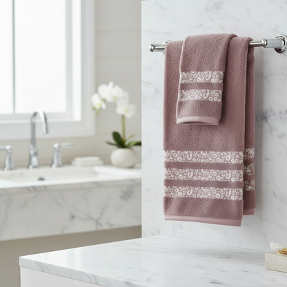 Completo Asciugamani Viso + Ospite in Spugna 100% Cotone – Colore Malva con Motivo Animalier
