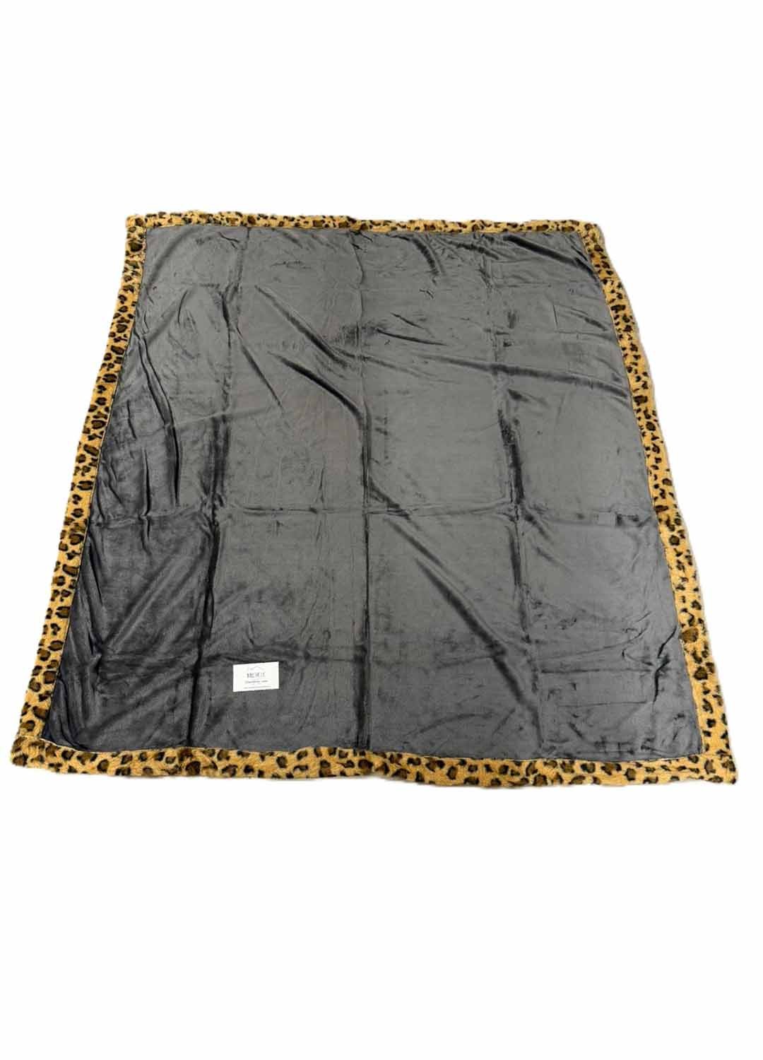 Plaid 130x160 cm in Flanella Morbida con Cuscino 40x40 – Fantasia Animalier Leopardo