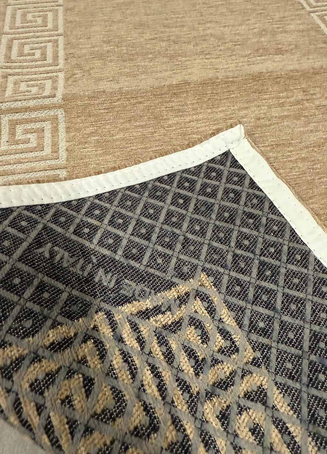 Tappeto in ciniglia con base antiscivolo serie Cipro, colore tortora, disponibile in varie misure