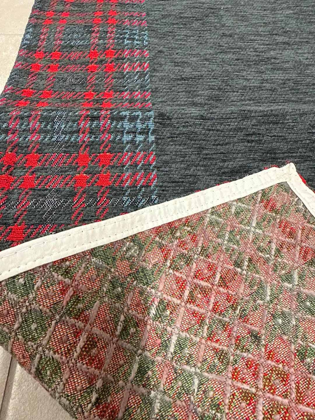 Tappeto in Ciniglia Tartan Rosso e Grigio Antiscivolo – Morbido e Resistente | Varie Misure