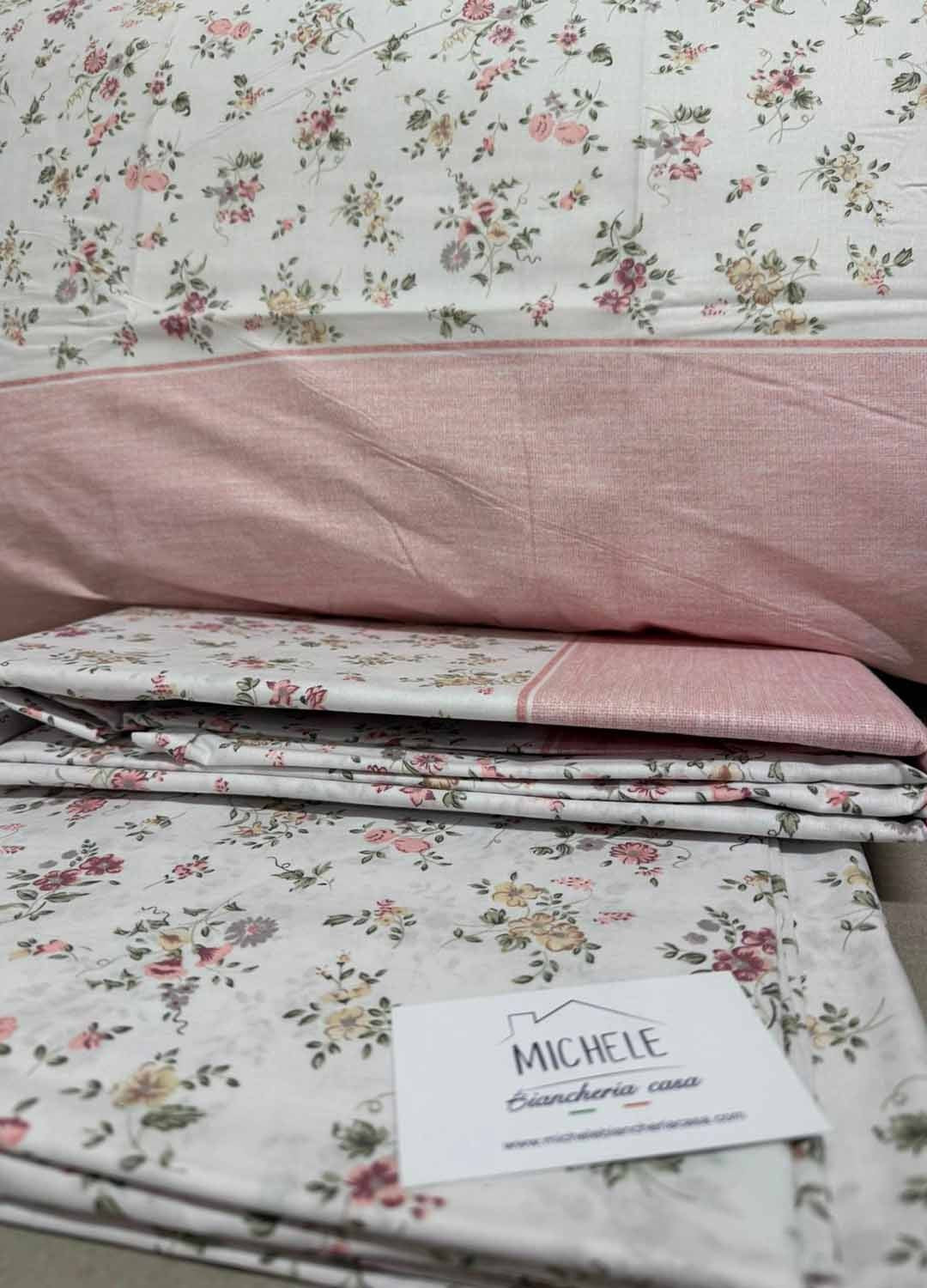 Completo Letto Matrimoniale in Cotone 100% Fantasia Roseto Cipria – Lenzuola con Angoli