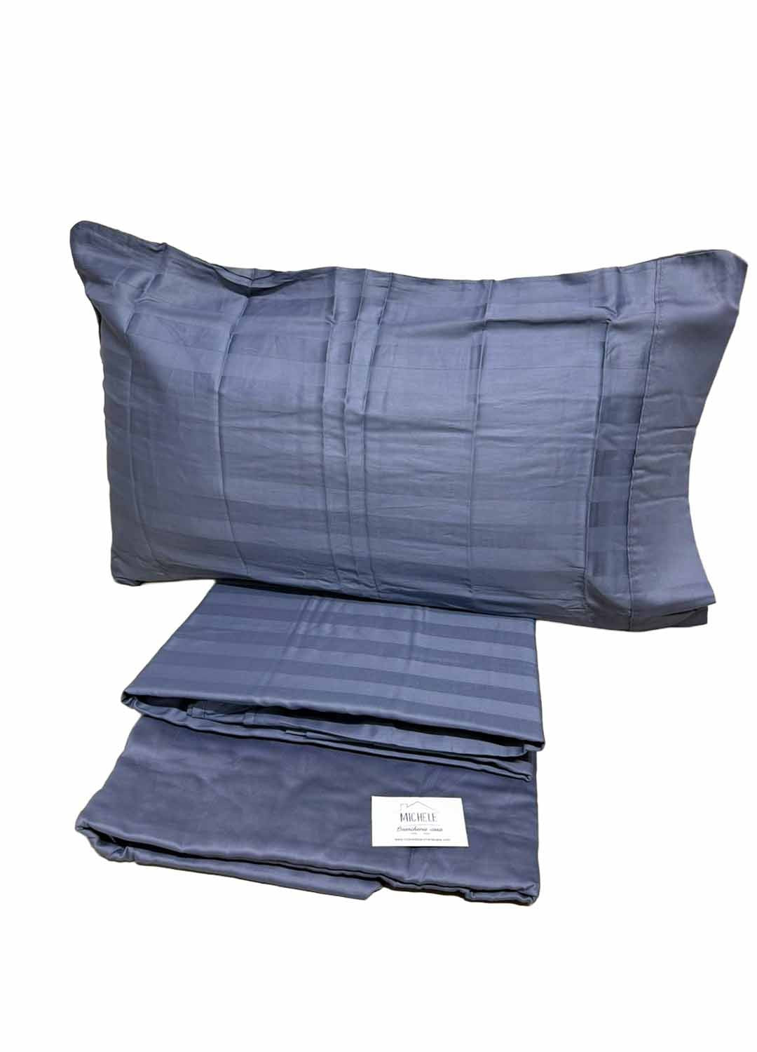 Completo Lenzuola Matrimoniale in Raso di Cotone 200 Fili – Made in Italy – Sotto con Angoli e Federe con Patella - Colore Blu