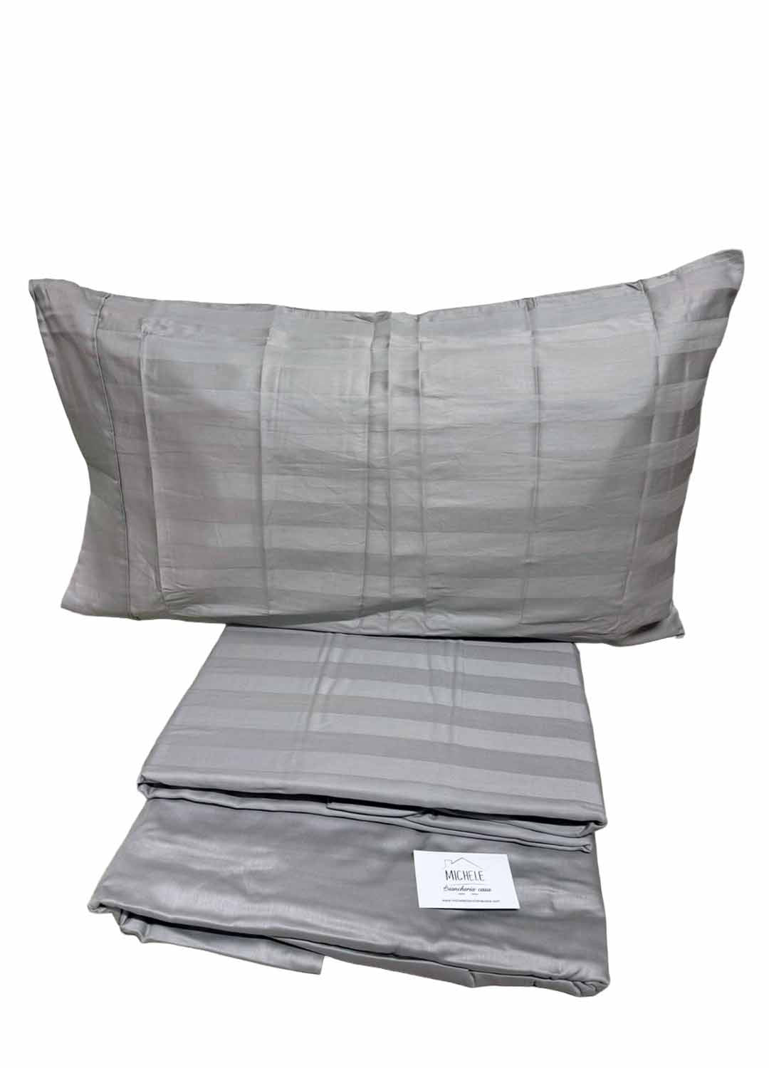 Completo Lenzuola Matrimoniale in Raso di Cotone 200 Fili – Made in Italy – Sotto con Angoli e 2 Federe  - Colore Grigio