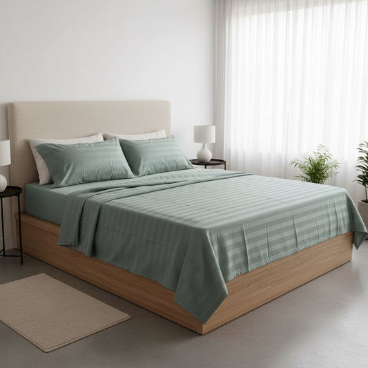 Completo Lenzuola Matrimoniale in Raso di Cotone 200 Fili – Made in Italy – Sotto con Angoli e 2 Federe  - Colore Verde