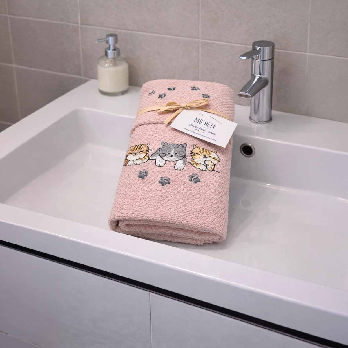 Set Asciugamani Viso + Ospite 100% Cotone 500 gr – Ricamo Gattini Sweet Kittens